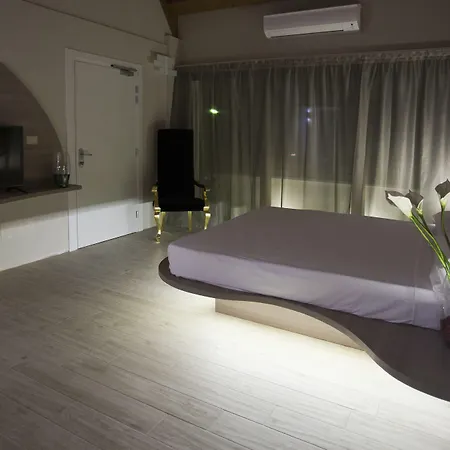 Hotel Seven Rooms-3